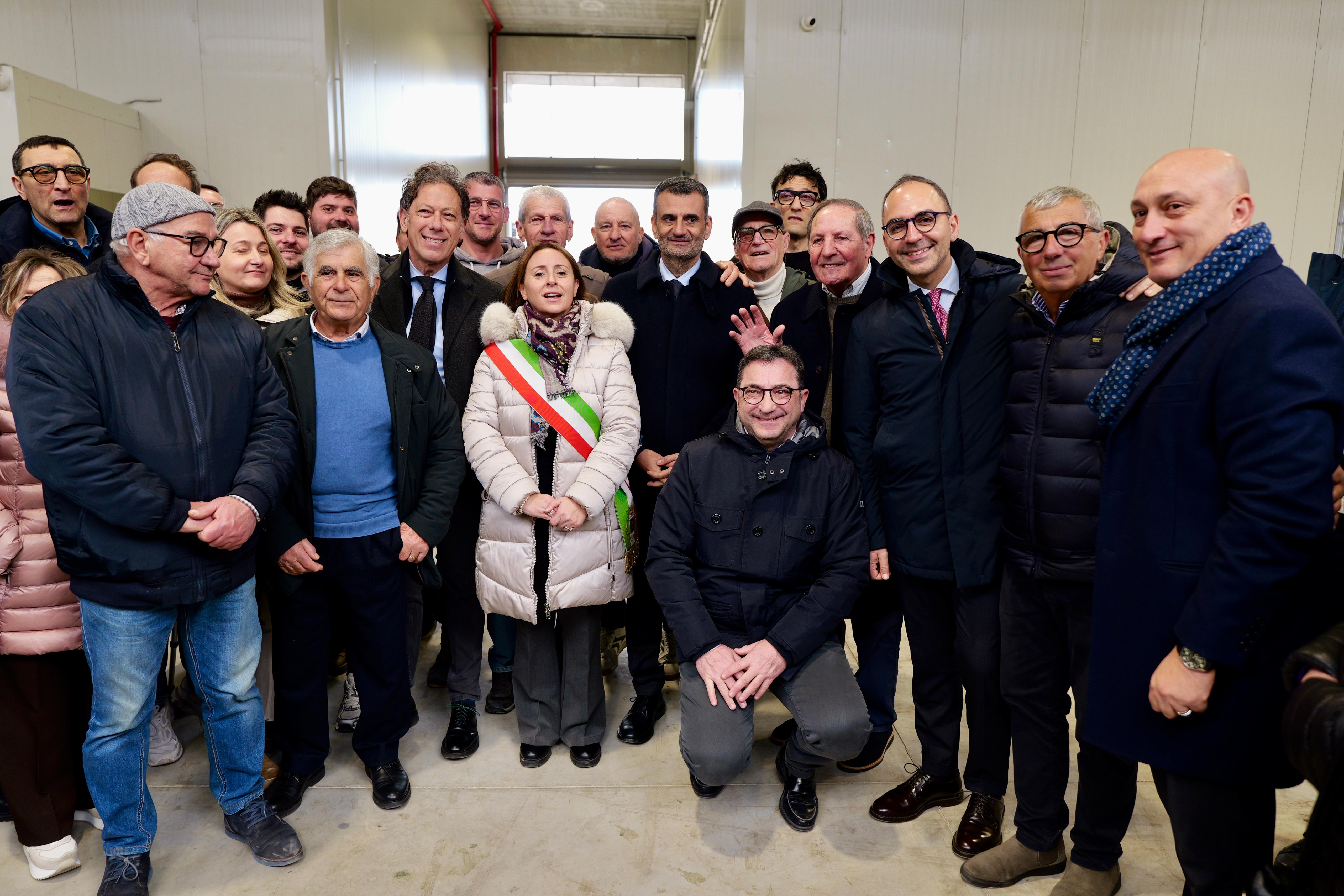 Galleria Andria, inaugurato il nuovo mercato ortofrutticolo. Decaro: “Restituita dignità al lavoro degli operatori” - Diapositiva 8 di 8
